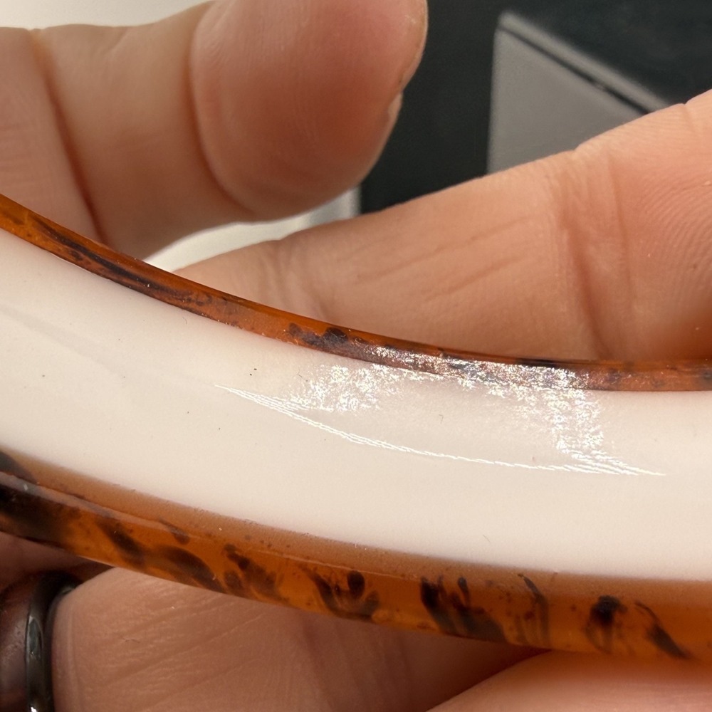 Vintage Bangle Bracelet Faux Tortoiseshell Acrylic 8.5" - Picture 3 of 8